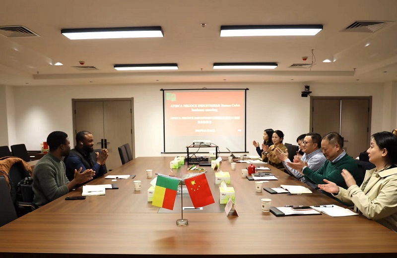 AFRICA NEGOCE INDUSTRIES總經(jīng)理M.Ayman DO REGO一行到湖南糧油進(jìn)出口集團考察交流